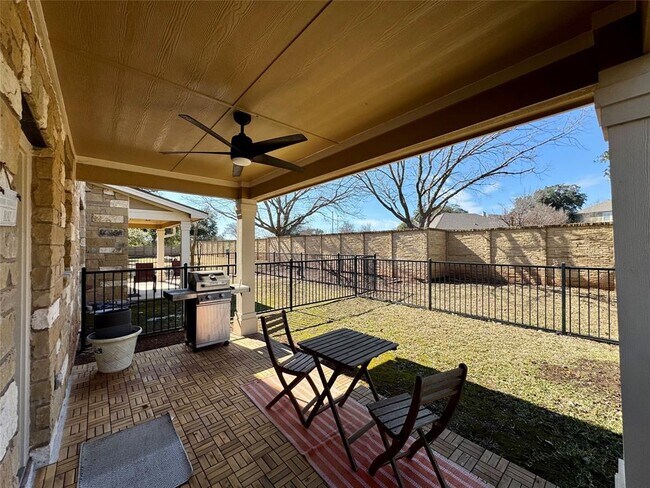 Building Photo - 16100 S Great Oaks Dr