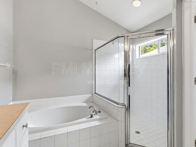 Building Photo - 7632 Blue Spring Dr