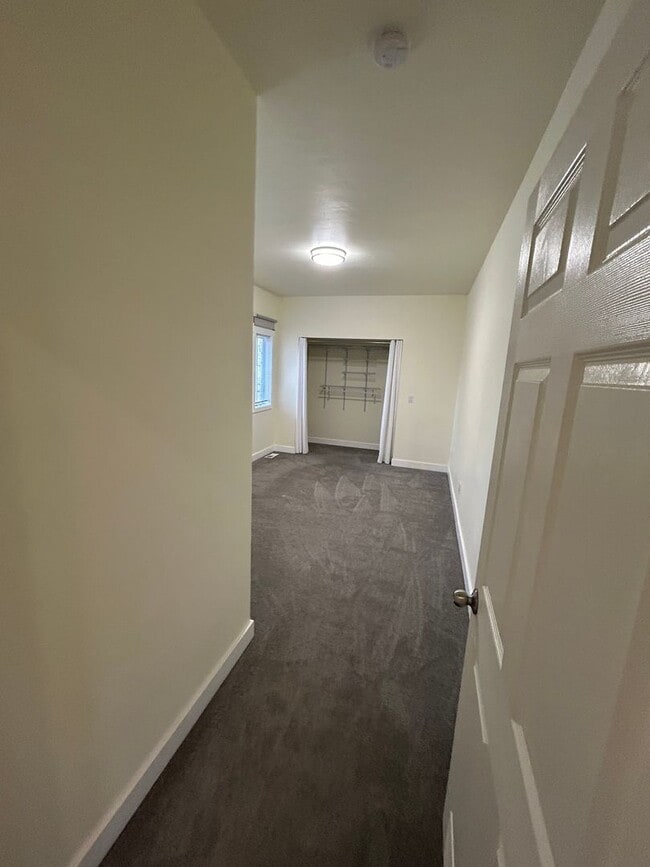 Building Photo - 2 Bedroom | 2 Bathroom Upstairs Duplex