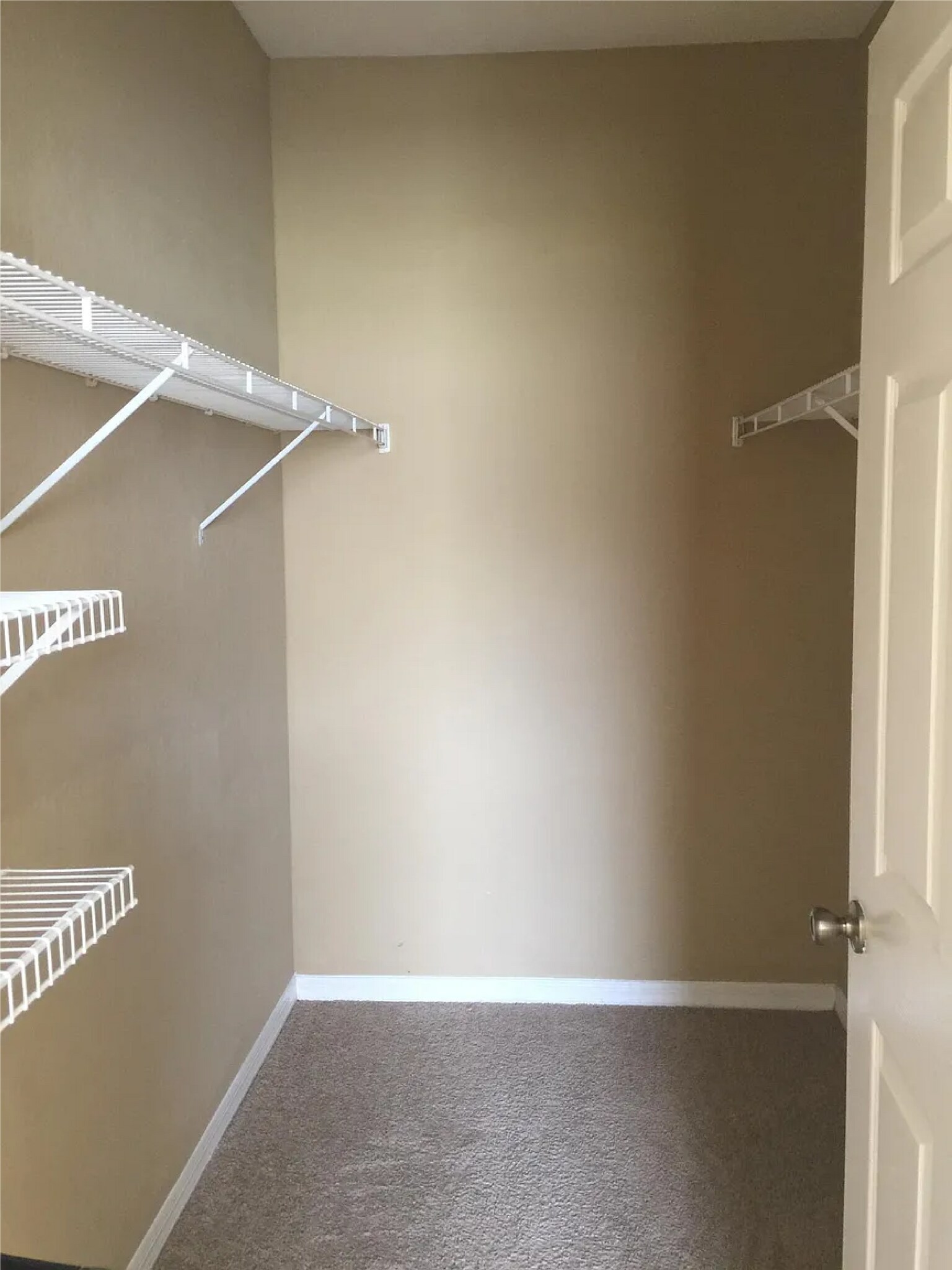 Building Photo - 860 Grand Regency Pointe