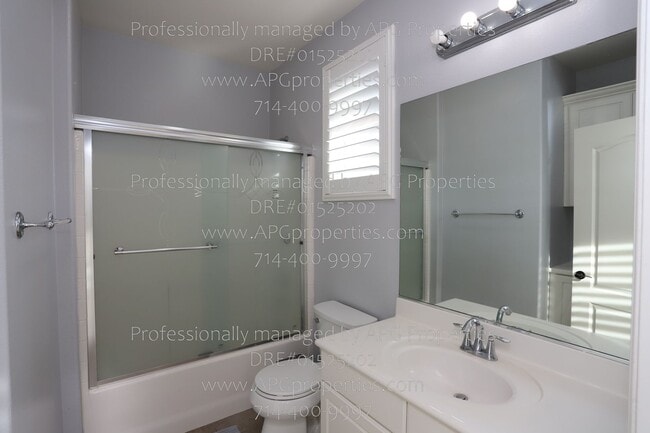 Building Photo - 8057 Sorrento Ln