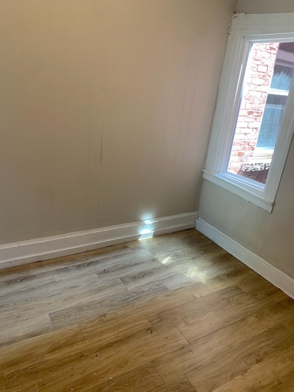 Building Photo - 27 Tilley St