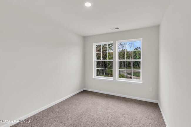 Building Photo - 14 Frst Park Dr