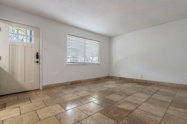 Building Photo - 104 Prestwick Blvd