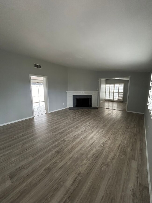 Building Photo - 4 BR/2 BA House