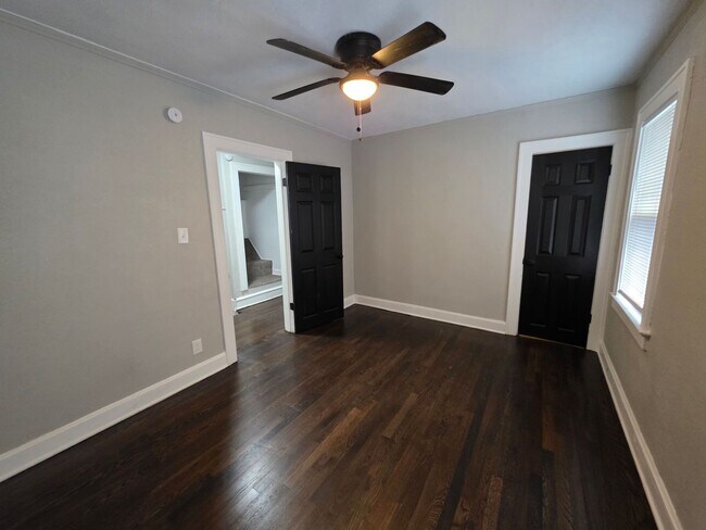 Building Photo - Spacious 4 Bedroom Home with Classic Charm