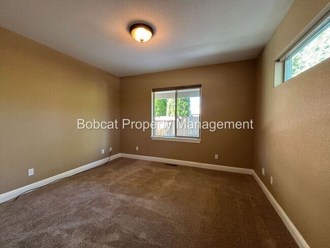 Building Photo - 1360 Turner Ct