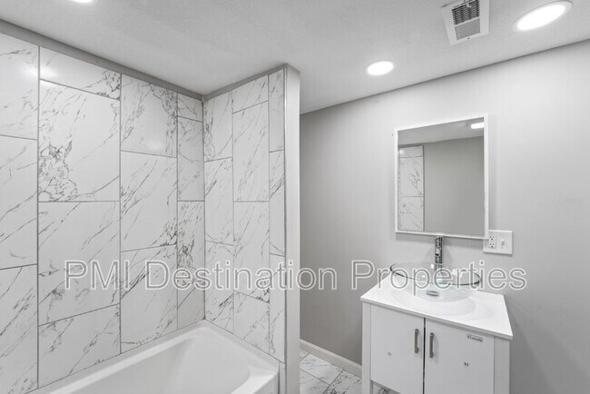 Building Photo - 5513 Hardy Ave