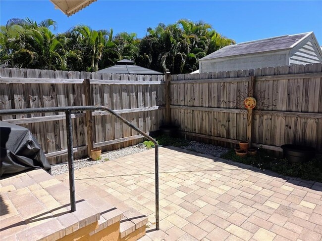 Building Photo - 5616 27th Ave S