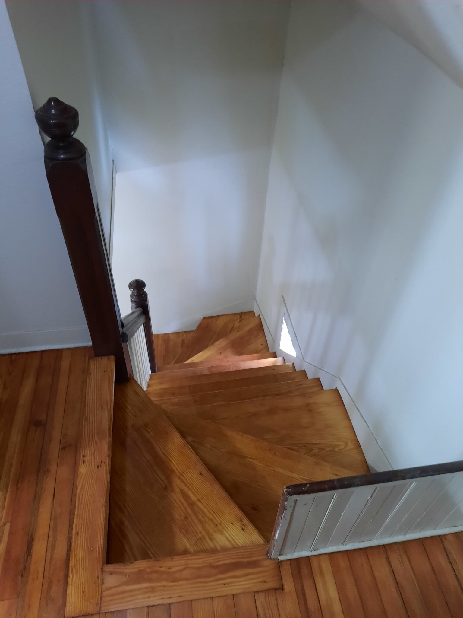 STAIRCASE - 177 Davenport Ave