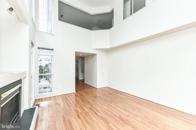 Building Photo - 9804 Bolton Village Ct
