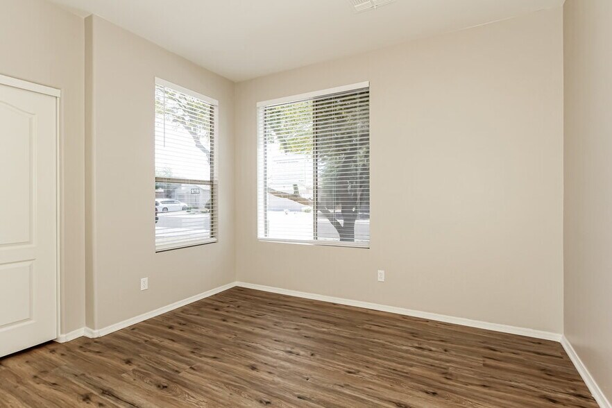 Building Photo - 9450 W Ross Ave
