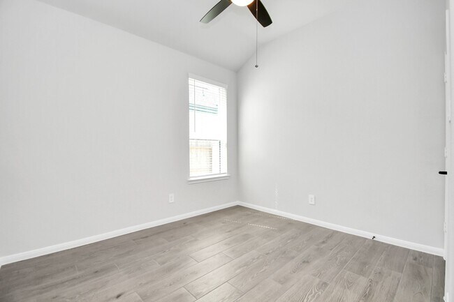 Building Photo - 19807 Palomino Pr Trl