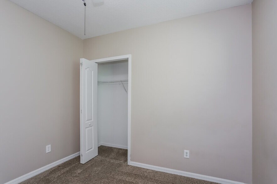 Building Photo - 7455 Oxford Garden Cir