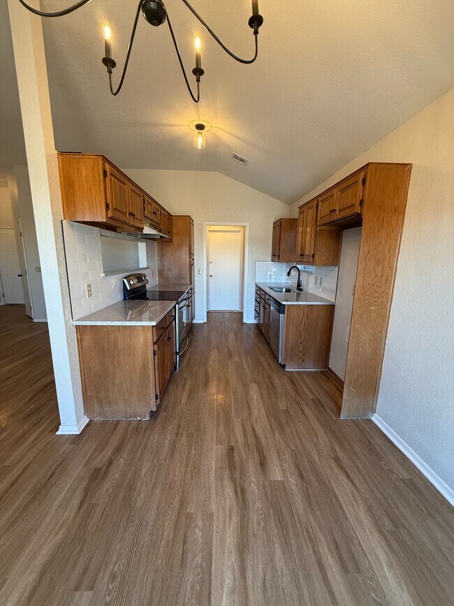 Building Photo - 8232 Wilshire Ridge Dr