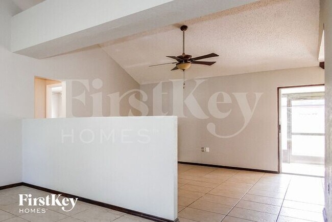 Building Photo - 1595 Sailpoint Dr