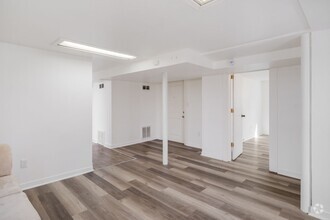 Building Photo - 1 Bed, 1 Bath Duplex in Urbana - AVAILABLE...