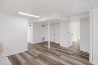 Building Photo - 1 Bed, 1 Bath Duplex in Urbana - AVAILABLE...
