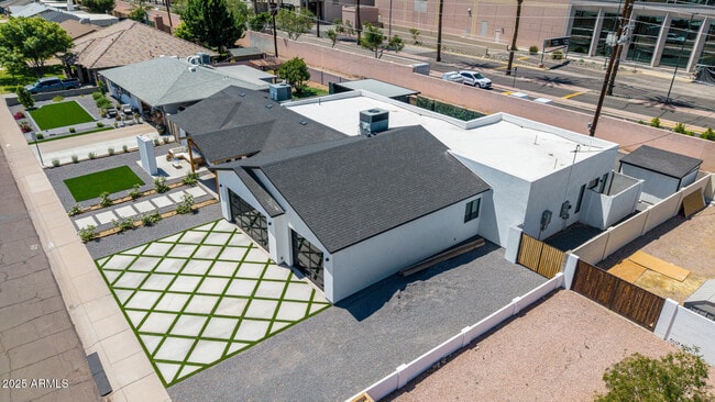 Building Photo - 2544 E Pierson St