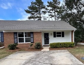 Building Photo - 818 Jamestown Ct