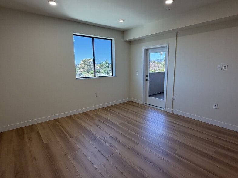 Building Photo - 14535 Weddington St