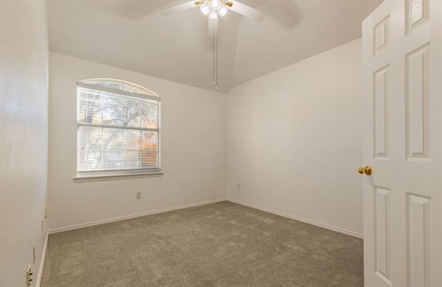 Building Photo - 5021 Goldenrod Dr