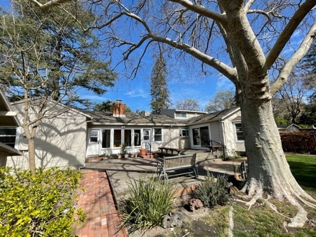 Building Photo - Lafayette home, great location!