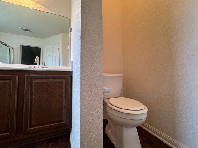 Building Photo - 4-Bedroom House for Rent in Killeen