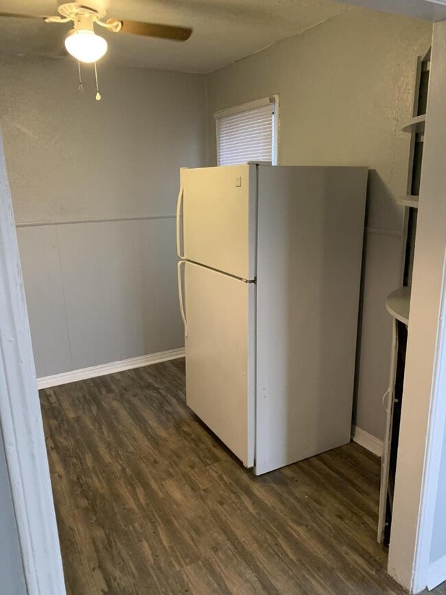 Building Photo - 512 Morrison Ave