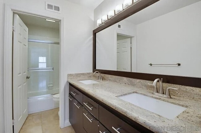 Building Photo - 561 Bayona Loop