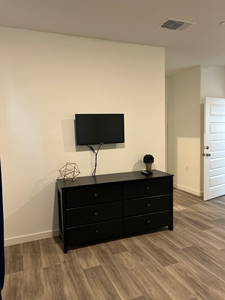 Roku TV/dresser - 8716 Hamblen Ct