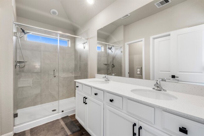 Building Photo - 27107 Blue Pool Dr