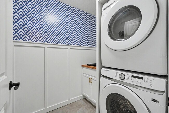 Building Photo - 36851 Goffaux Loop