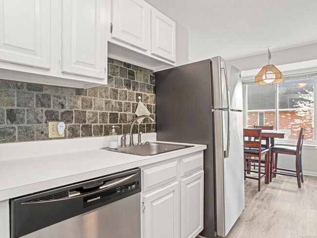 Building Photo - 1611 Washington Blvd