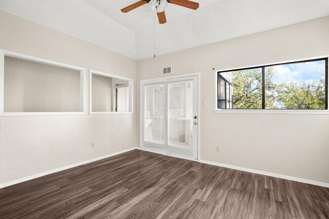 Building Photo - 6726 Lancret Hill Dr