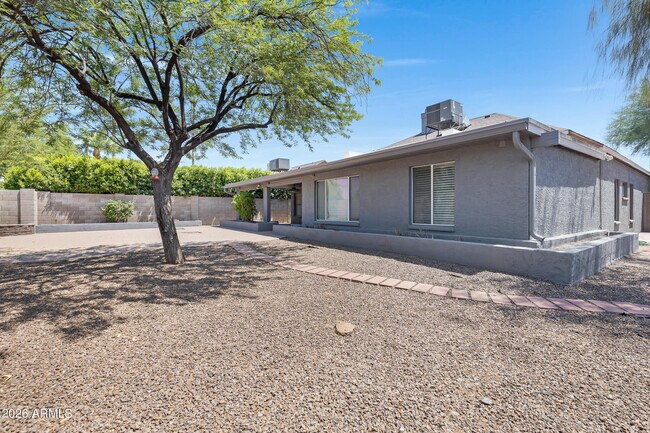Building Photo - 23620 N 42nd Dr