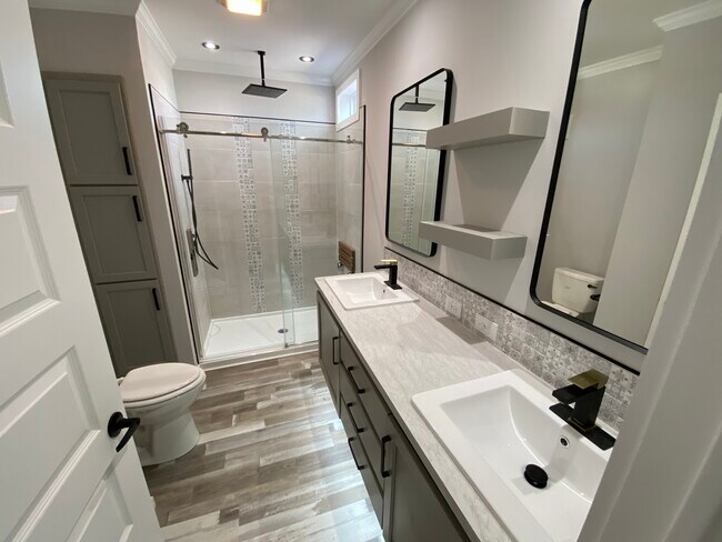 Building Photo - 1990 Douglas Ln