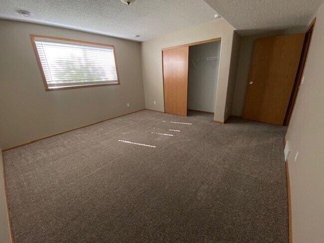 Building Photo - 6013 23rd St S