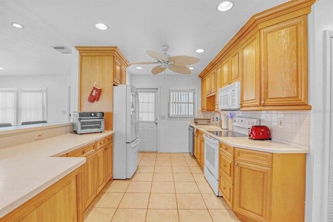 Building Photo - 301 41st Ave