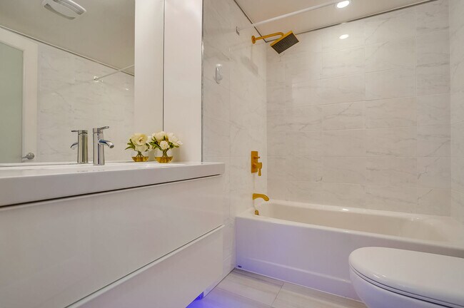 Building Photo - 1128 22nd St