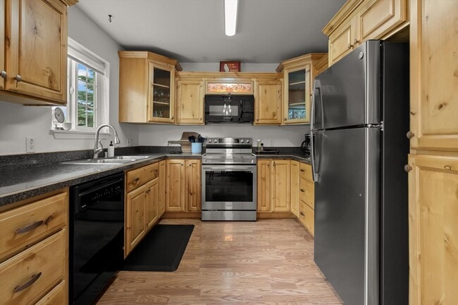 Building Photo - Glacier Chalet – Cozy Columbia Falls Retre...