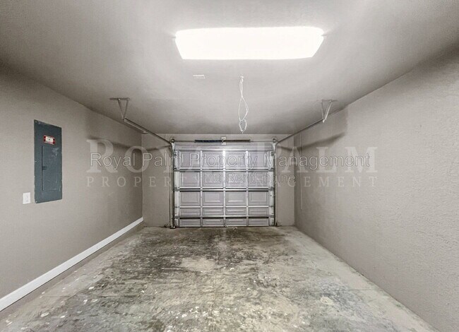 Building Photo - 745 Harry Ave S
