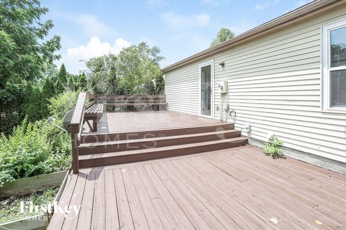 Building Photo - 3215 Heatherside Dr