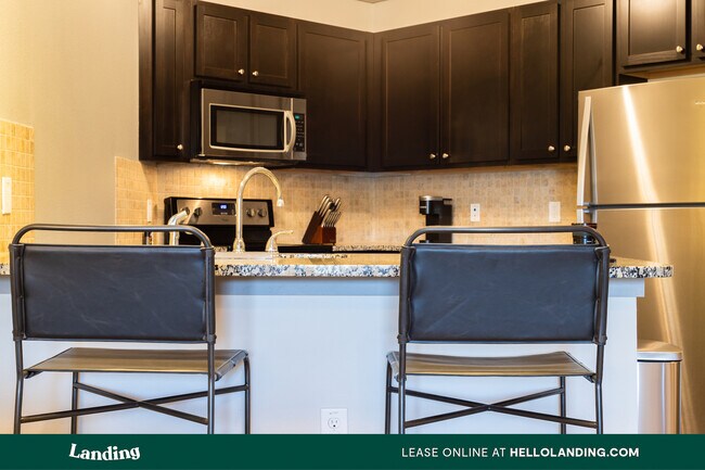 Building Photo - 18021 Kingsland Blvd