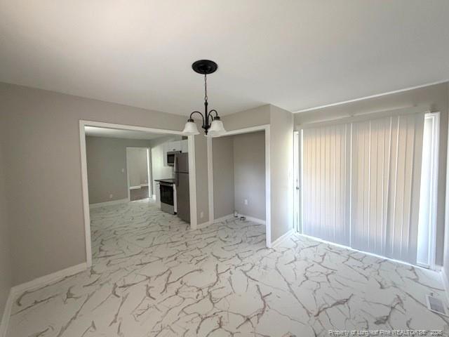 Building Photo - 909 Sandalwood Dr