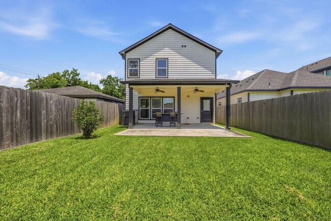 Building Photo - 8419 Observatory St