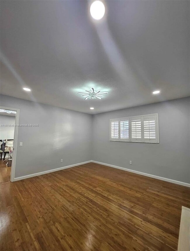 Building Photo - 2461 SW 82nd Ave