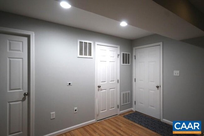 Building Photo - 2452 Abington Dr