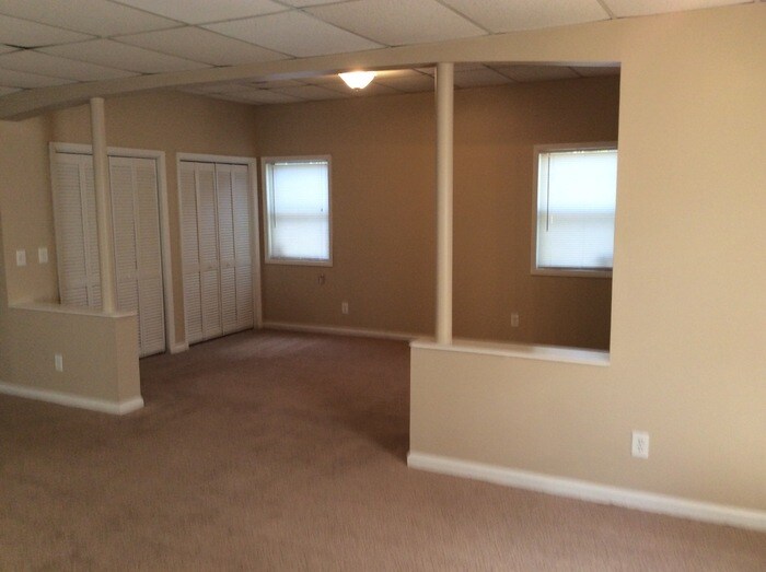 Building Photo - 4944 Tremont Dr NE