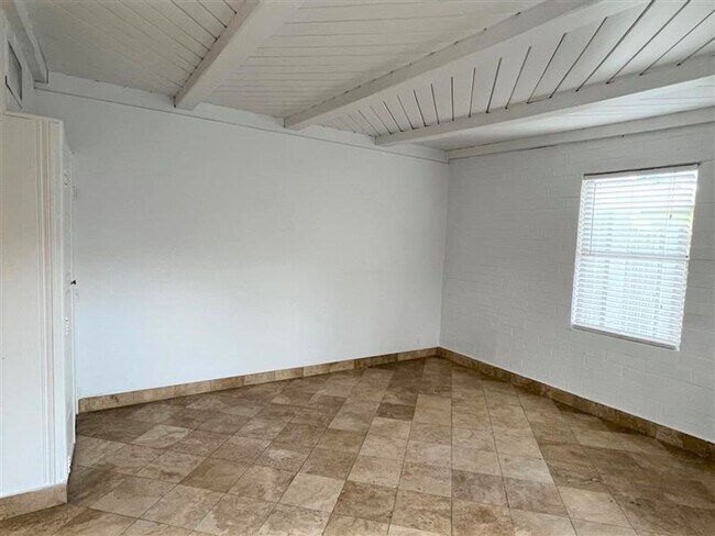 Building Photo - 4127 N 18th Pl